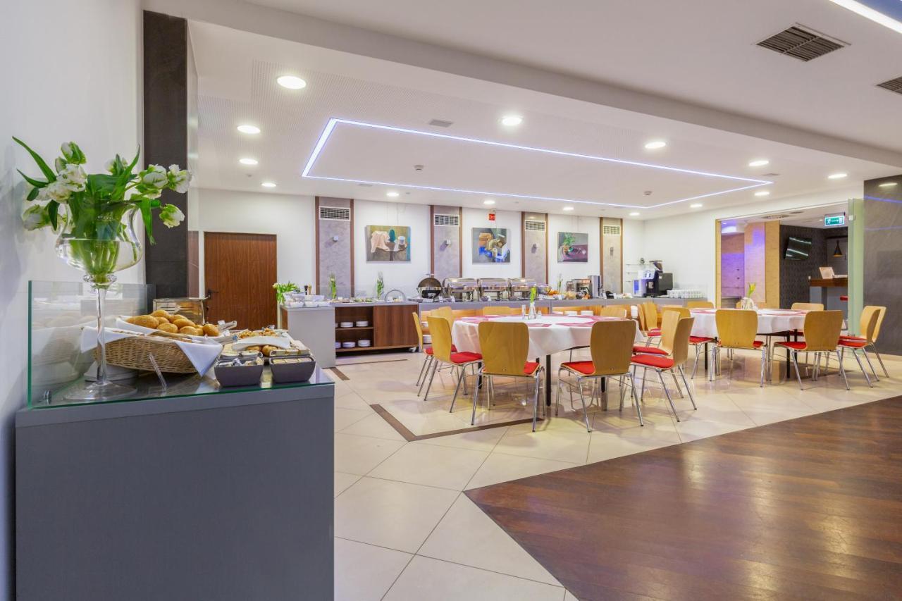 Hotell Poleczki Airport 3*