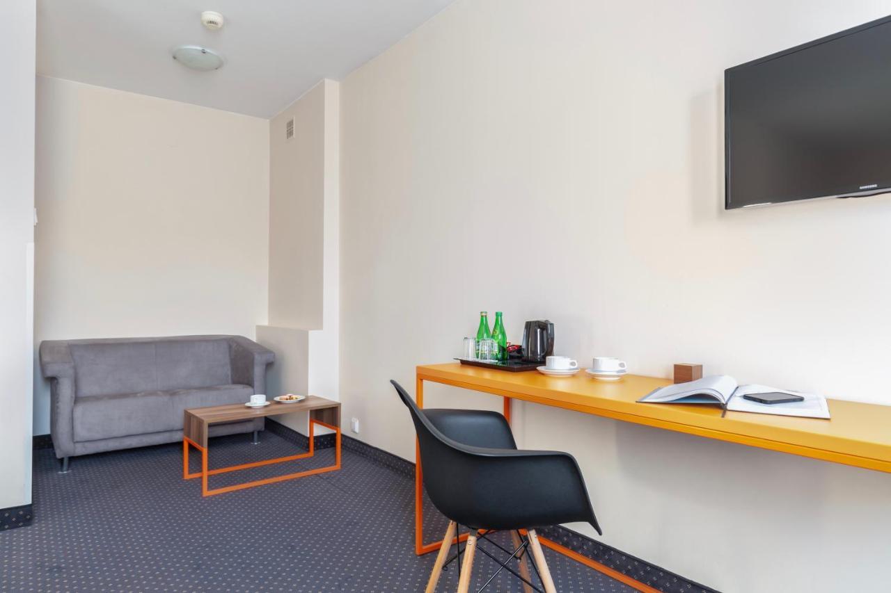 Poleczki Airport Hotell 3*